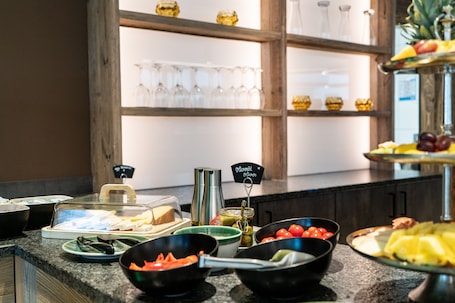 Daily buffet breakfast for a fee. SEKRA Stadthotel