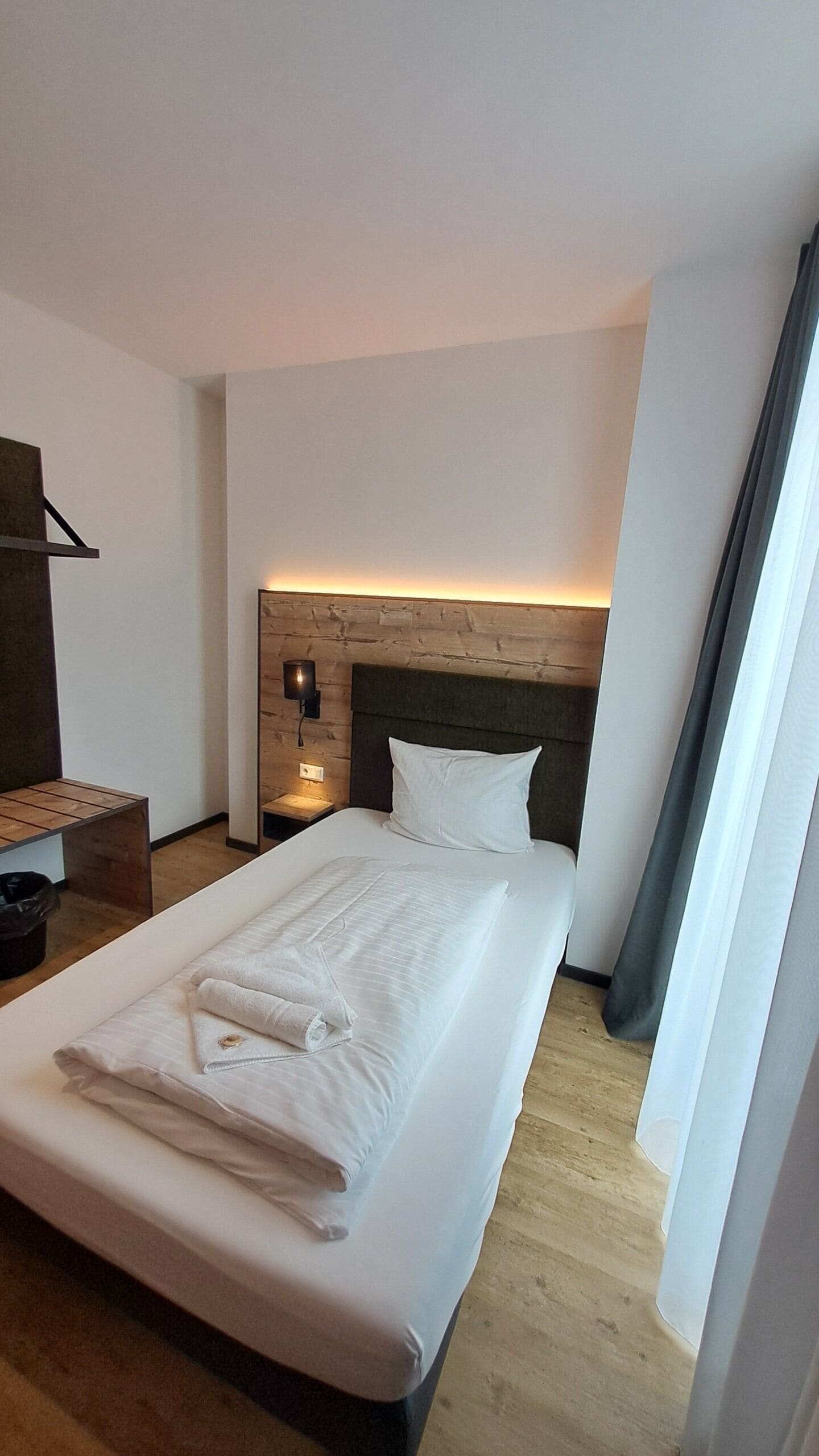 Standard Single Room, 1 Queen Bed, Non Smoking, Allergy Friendly
