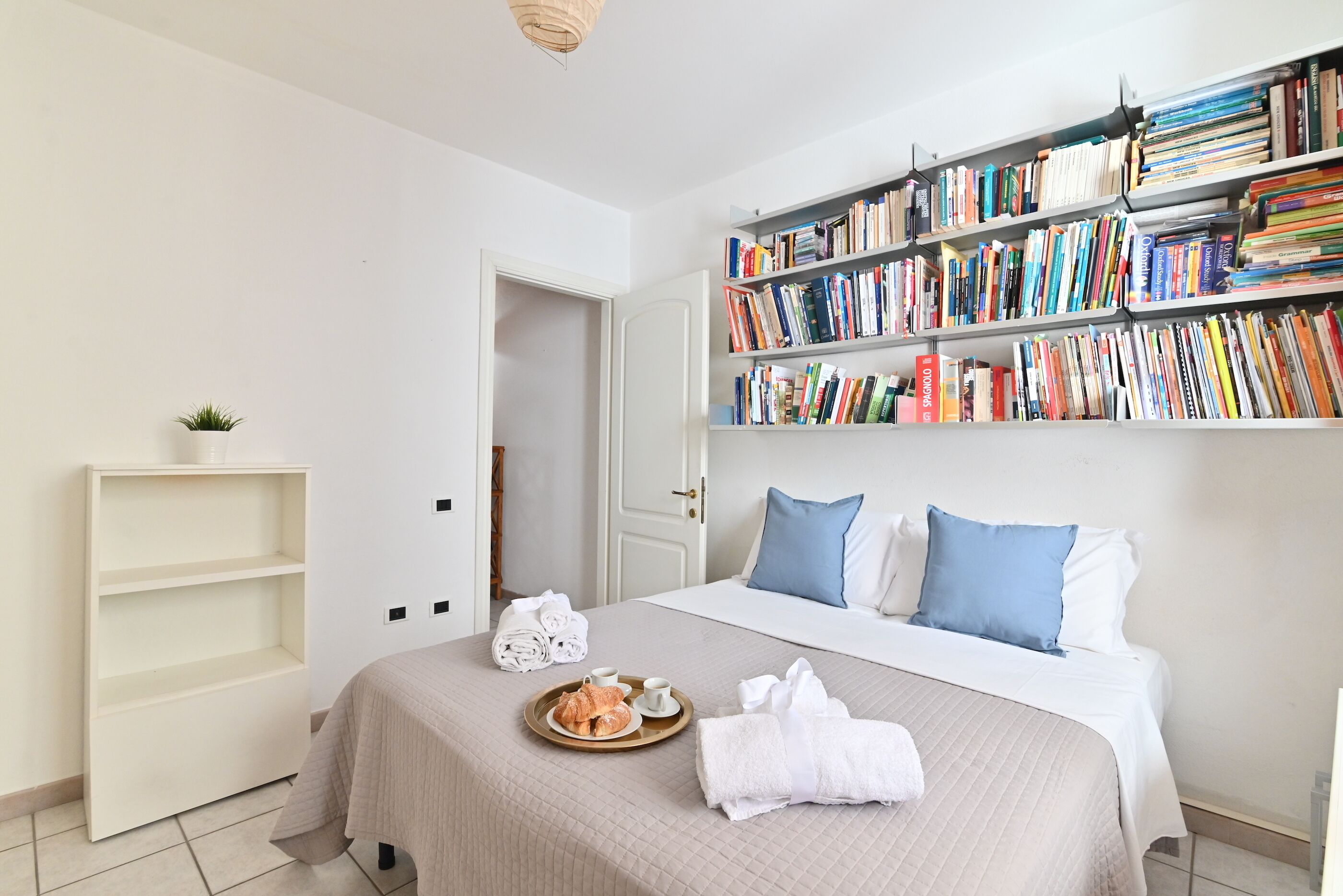 City Apartment | 2 bedrooms, blackout curtains, iron/ironing board, free WiFi