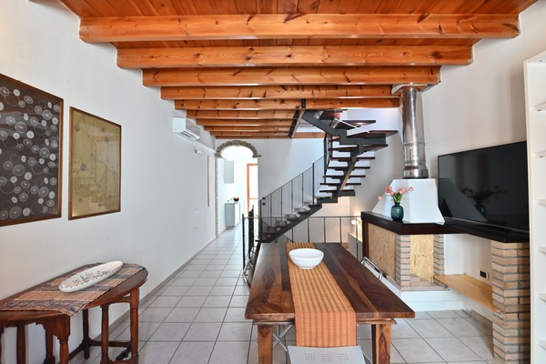 City Apartment | Living area