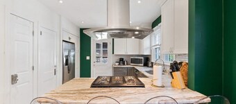 Massive 5BR Historic CozySuites House