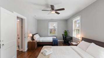 5 bedrooms, iron/ironing board, WiFi, bed sheets