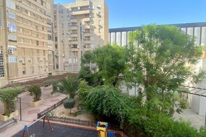 المنطقة المحيطة بالمنشأة