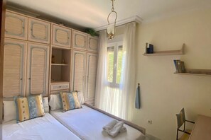 2 bedrooms, WiFi, bed sheets - Rentalsevilla en Nervión (Sevilla)
