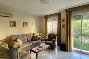 TV - Rentalsevilla en Nervión (Sevilla)