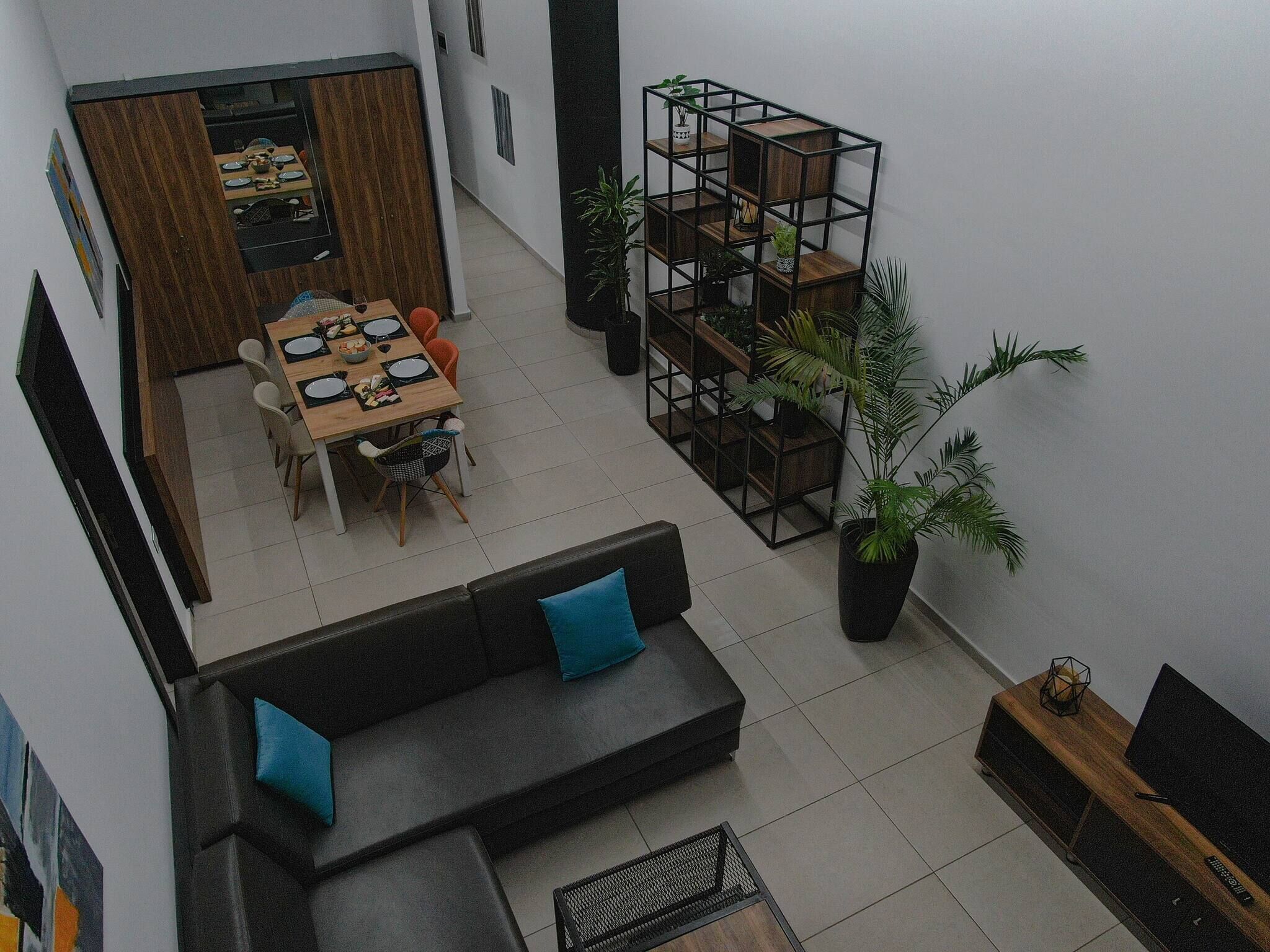 Apartment, 1 Bedroom, Balcony, City View | Dining