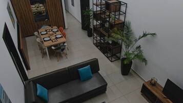 Apartment, 1 Bedroom, Balcony, City View | Dining