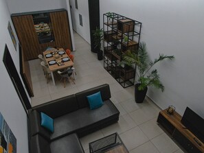 Apartment, 1 Bedroom, Balcony, City View | Dining