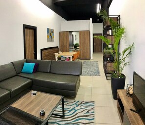 Apartemen, 1 kamar tidur, balkon, pemandangan kota | Tempat makan
