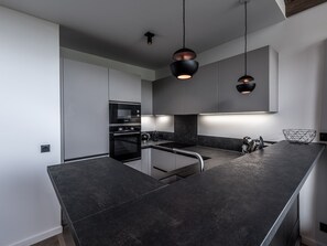 Kühlschrank, Geschirrspüler