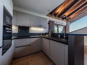 Kühlschrank, Geschirrspüler