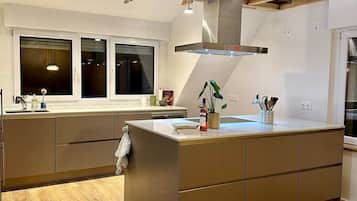 Frigorífic, forn, placa de cuina i rentaplats