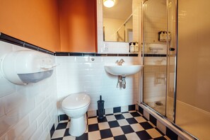 تجهيزات دش، صابون، شامبو، ورق حمّام