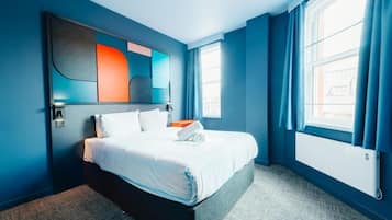 Double Room with Extra Beds | Desk, blackout curtains, bed sheets