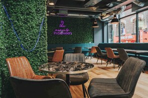 بار (في المنشاة)