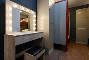 Bed in a 6 Bed Female Ensuite | Desk, blackout drapes, bed sheets - Kabannas Liverpool (Liverpool)