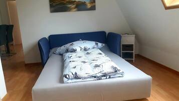2 Schlafzimmer, Bügeleisen/Bügelbrett, Reisekinderbett, kostenloses WLAN