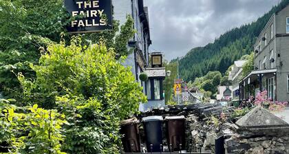 The Walker's Retreat by Birch Stays