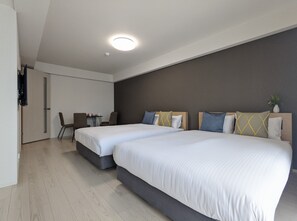Blackout curtains, soundproofing, free WiFi, bed sheets - Eslead Hotel Osaka Nipponbashi (Osaka)
