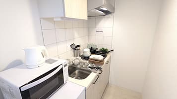 Fridge, microwave, stovetop, electric kettle