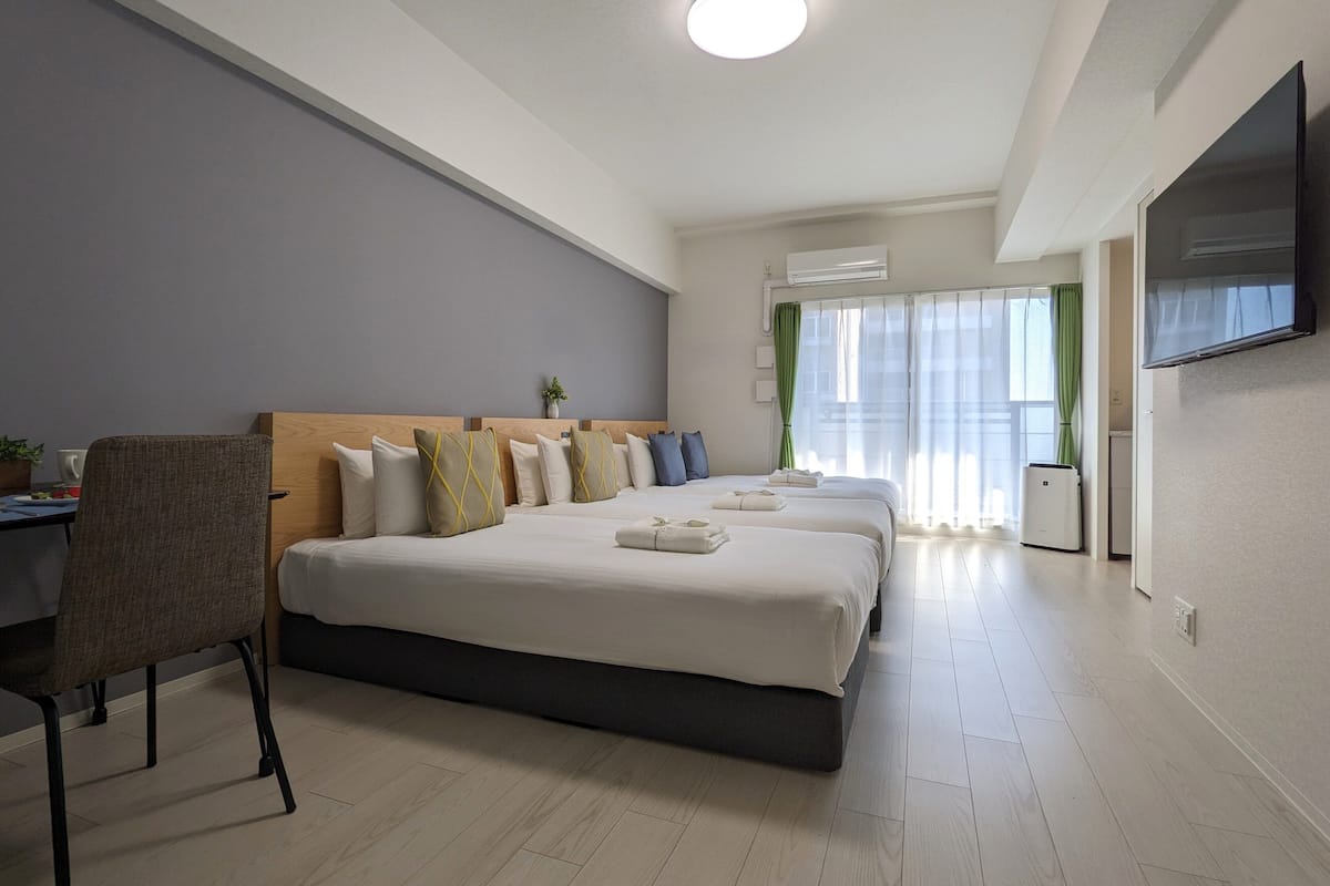 Family Triple Room | Blackout drapes, soundproofing, free WiFi, bed sheets