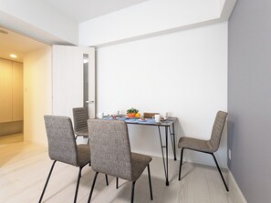 Family Triple Room | In-room dining