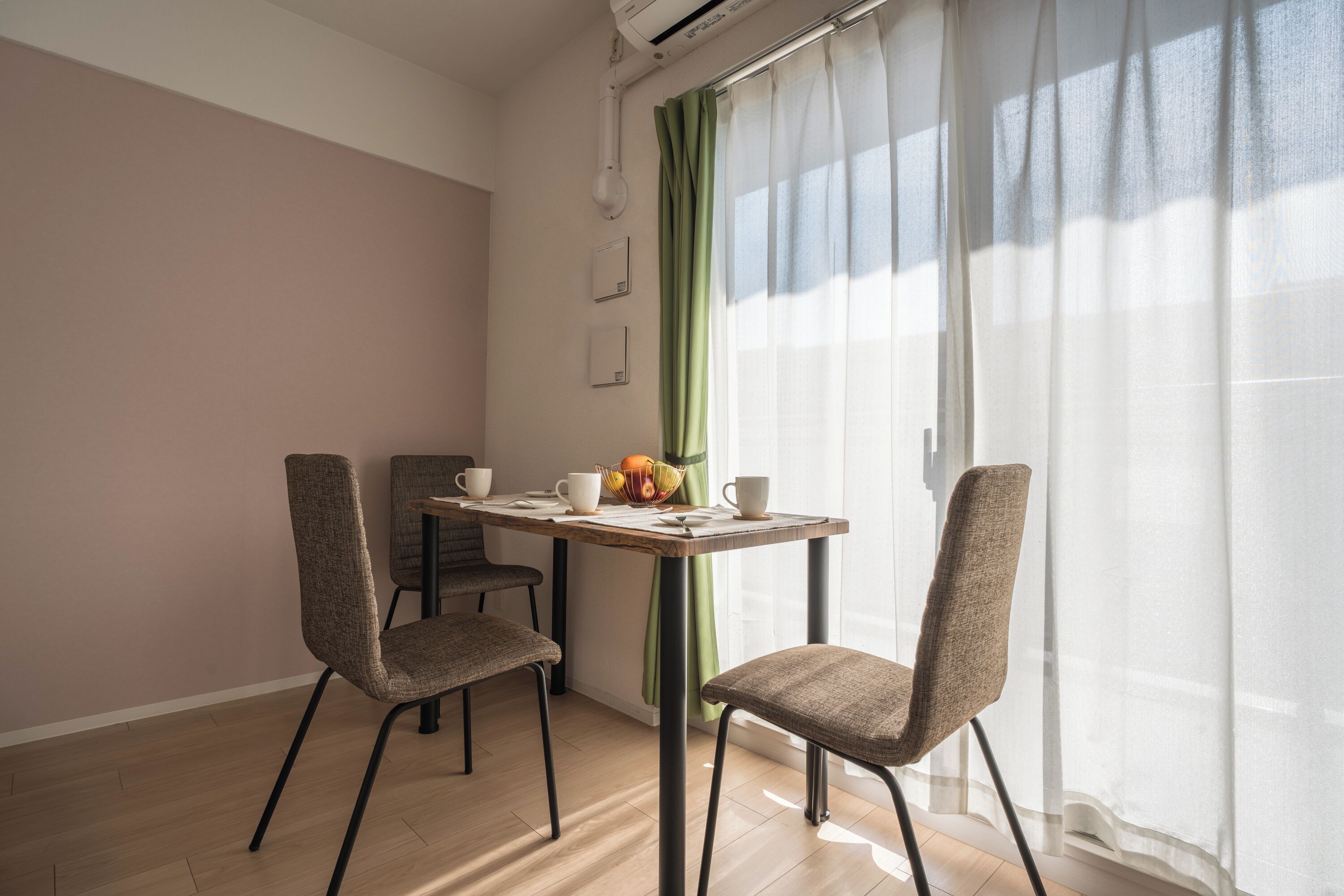 Basic Triple Room | In-room dining