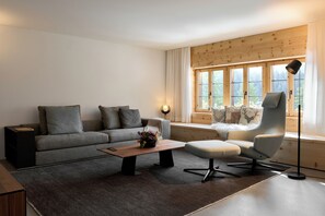 Televisión de pantalla plana de 100 cm con canales vía satélite