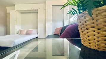 1 bedroom, desk, iron/ironing board, free WiFi