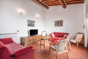 Villa | Living area | Flat-screen TV - Le Masse (Greve in Chianti)