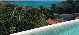 MICAELA apartment, pool, AC next to the lagoon