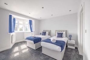 4 Schlafzimmer, Bügeleisen/Bügelbrett, WLAN, Bettwäsche