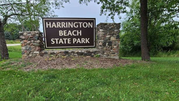 A sign for Harrington Beach State Park. - Cozy and Comfortable 1 bedroom (Belgium)