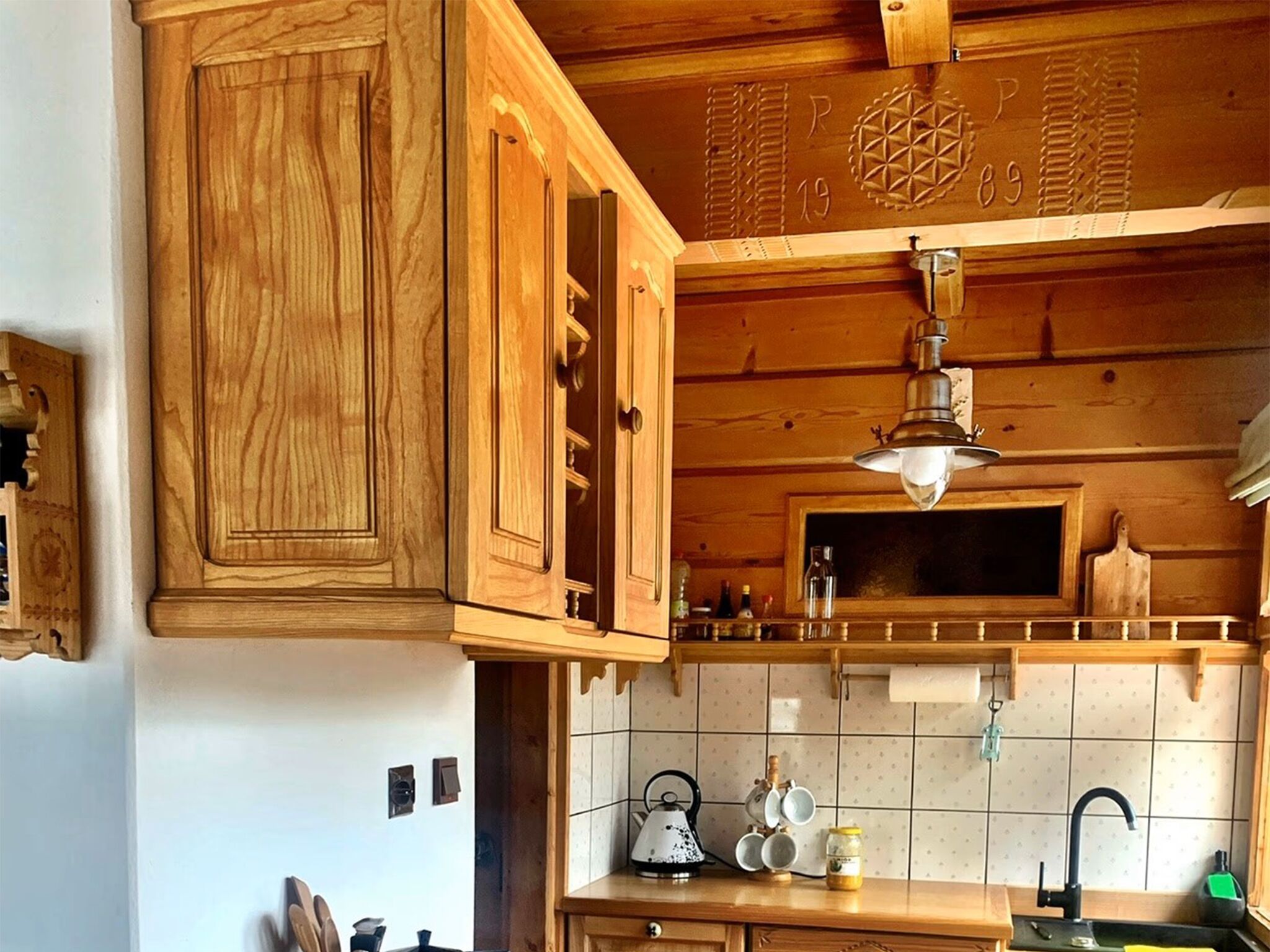 Rumah, 3 kamar tidur, perapian, pemandangan gunung | Interior