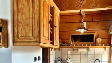 Rumah, 3 kamar tidur, perapian, pemandangan gunung | Interior