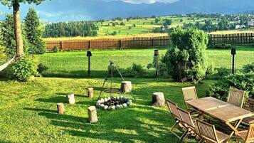 House, 3 Bedrooms, Fireplace, Mountain View | Garden
