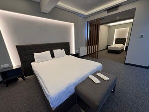 Premium bedding, minibar, in-room safe, laptop workspace - Gardan Hotel (Istanbul)