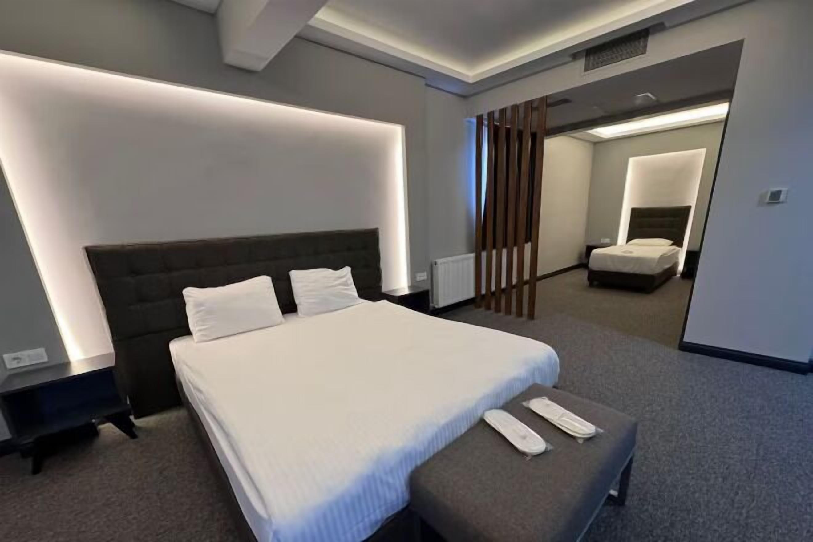 Ropa de cama de alta calidad y minibar 