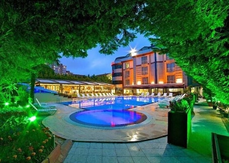 Exterior. Gardan Hotel