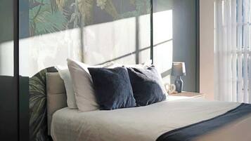 5 bedrooms, internet, bed sheets