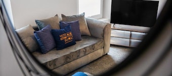 Stylish Comfort 2-BedFlat In Stockton, Sleeps 3