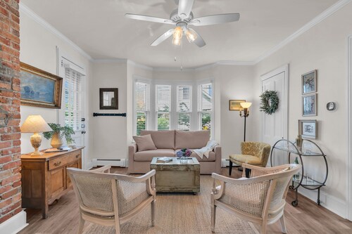 The Stockton-A charming Victorian Apartment