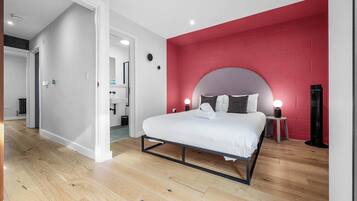 4 bedrooms, desk, iron/ironing board, travel crib