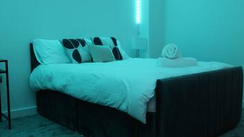 3 bedrooms, desk, iron/ironing board, free WiFi