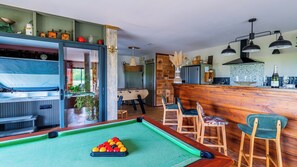 Bar (in der Unterkunft)