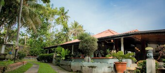 Mystic Riverfront Bungalow