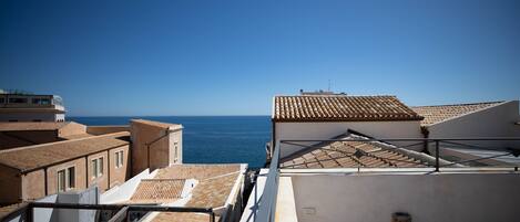 Exclusive-Suite, Terrasse, Meerblick | Terrasse/Patio