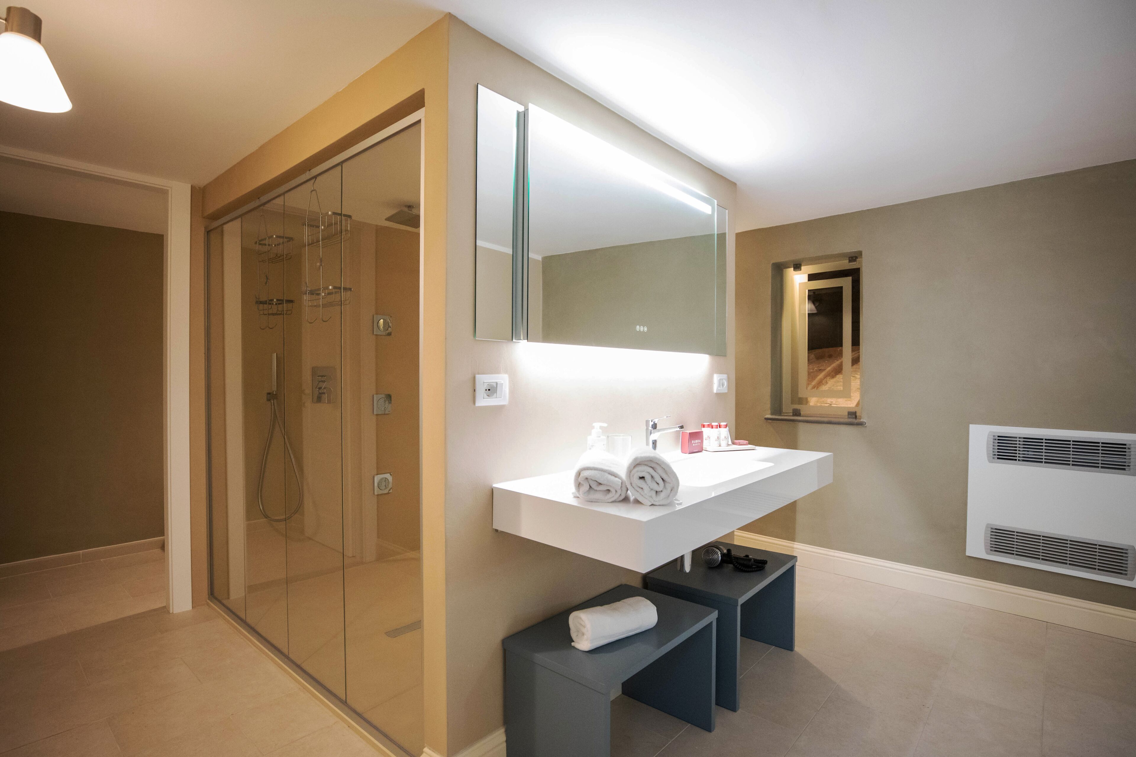 Suite Exclusive, terrazzo, vista mare | Doccia