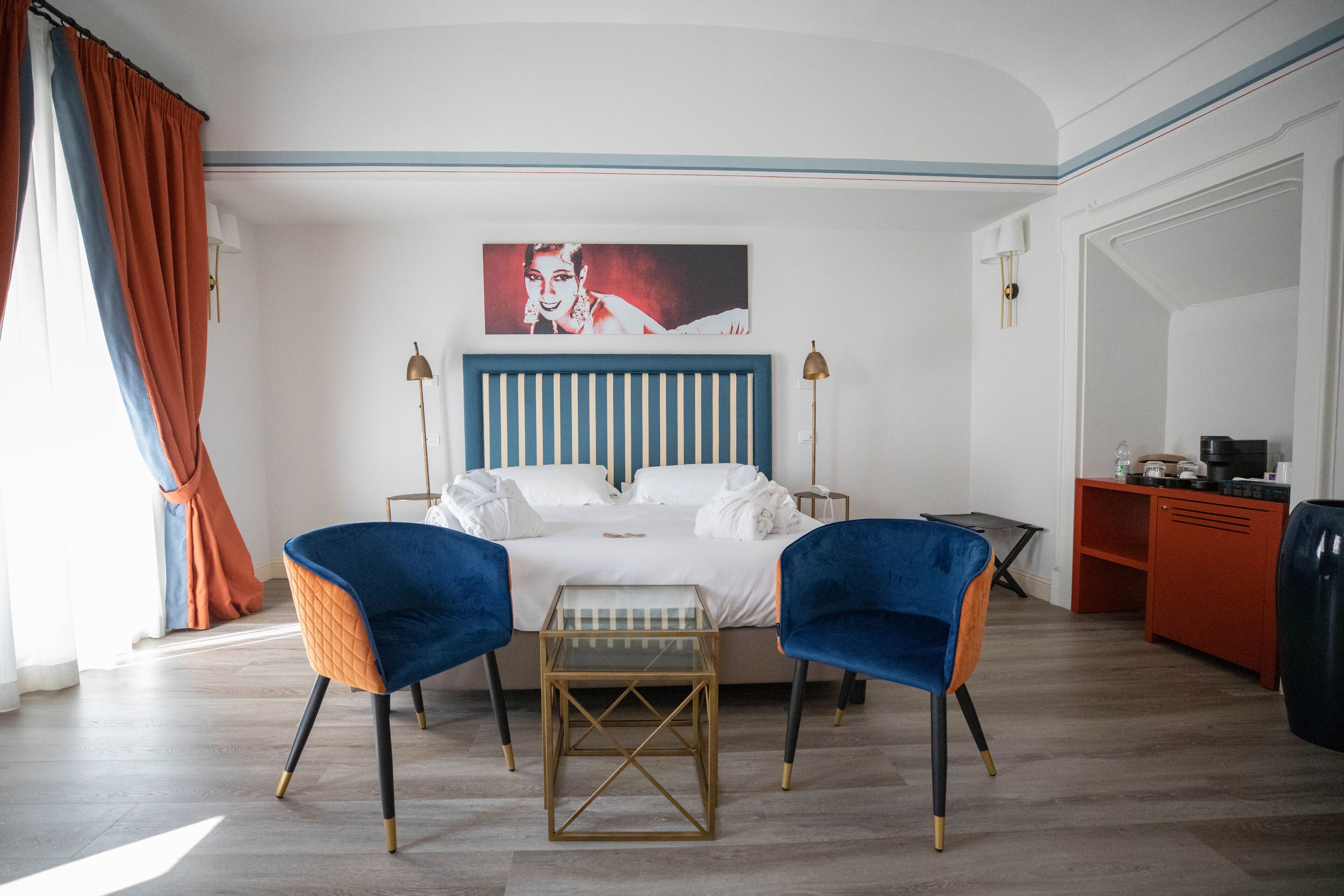 Deluxe Room, Balcony | Frette Italian sheets, premium bedding, down duvets, minibar