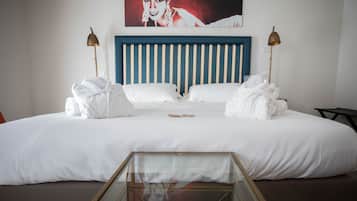 Deluxe-Zimmer, Balkon | Italienische Bettbezüge von Frette, hochwertige Bettwaren